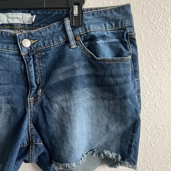 Torrid Women's Dark Wash Stretch Short Shorts Size 20 Style 10305902 - Picture 4 of 9